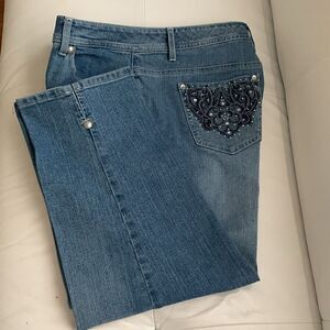 Women’s Denim Capri by Style & Co Embroidered Embellished Stretch Blue Size 12